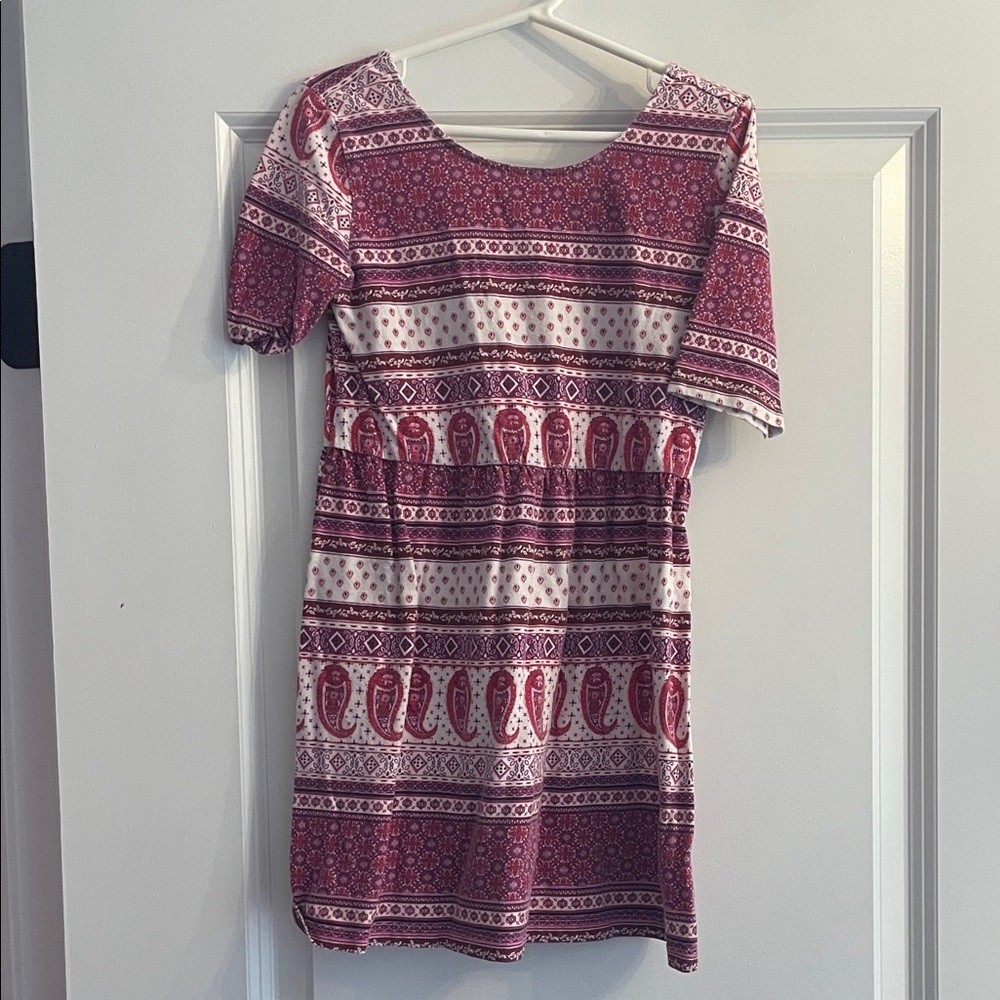Old Navy Pink and White Paisley Short Sleeve Top